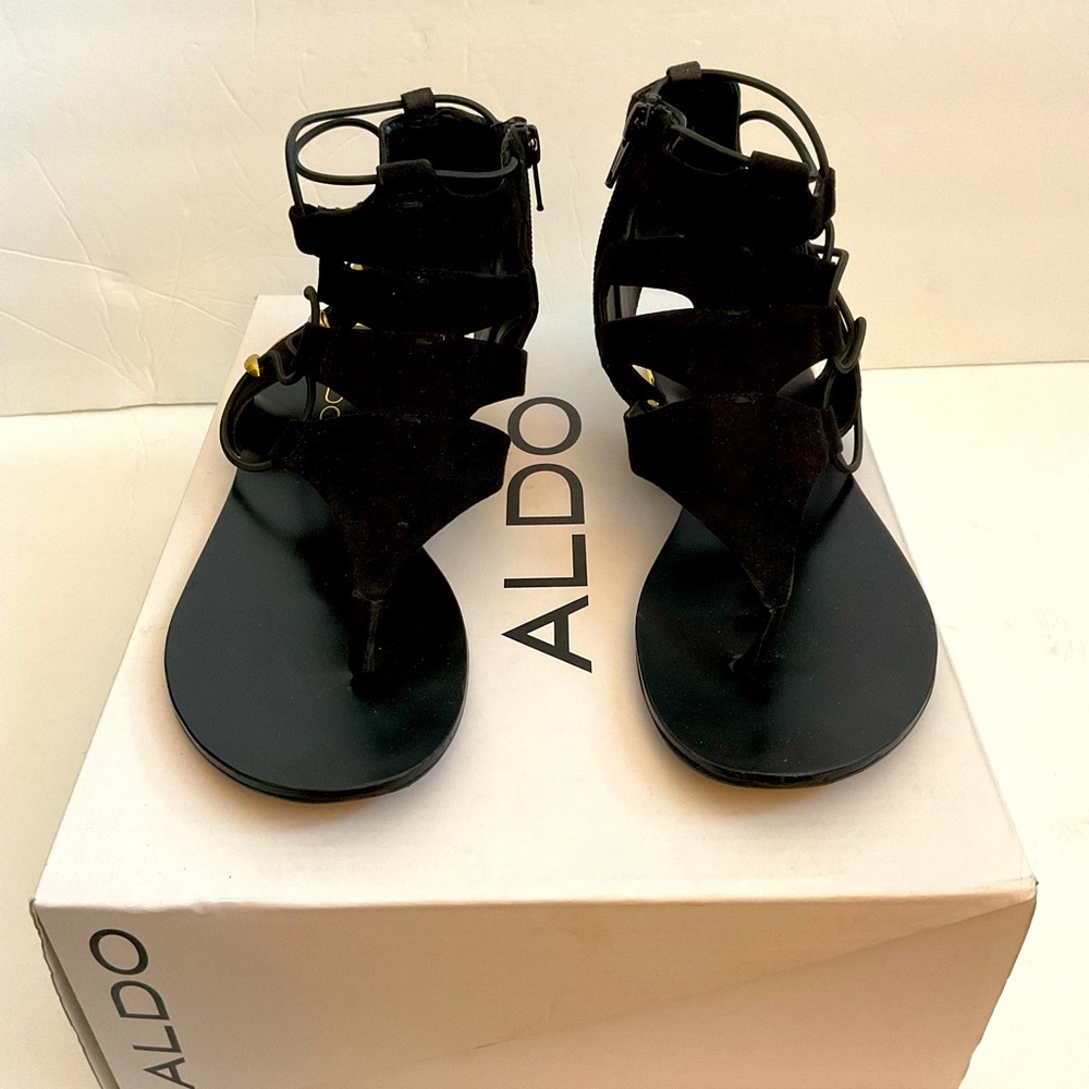 ALDO Women’s Athena Black & Gold Gladiator Spilt Toe Sandal size 6